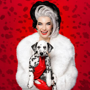 Tinne Oltmans speelt Cruella de Vil in ‘101 Dalmatiërs de musical’