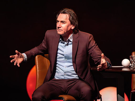 Bert Gabriëls comedyshow 'Live vanuit de Wetstraat' voor het eerst op het kleine scherm