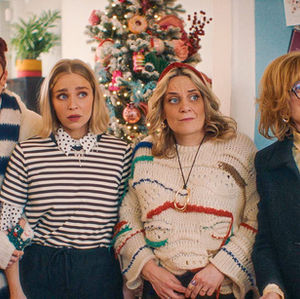 Mina moet het huwelijk van haar ouders redden in tweede seizoen van 'Single Bells'