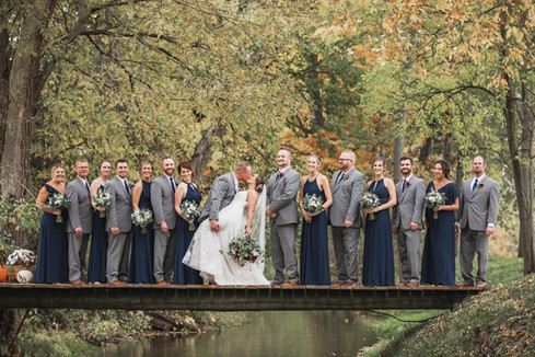 bridal-party-bridge-blue-heron-barn