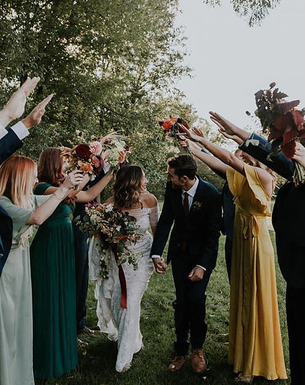 bride-groom-wedding-party-blue-heron-barn