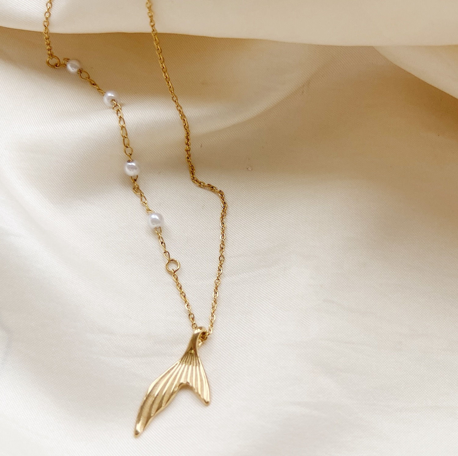 Mermaid & Pearl Necklace (18K Plated Gold)