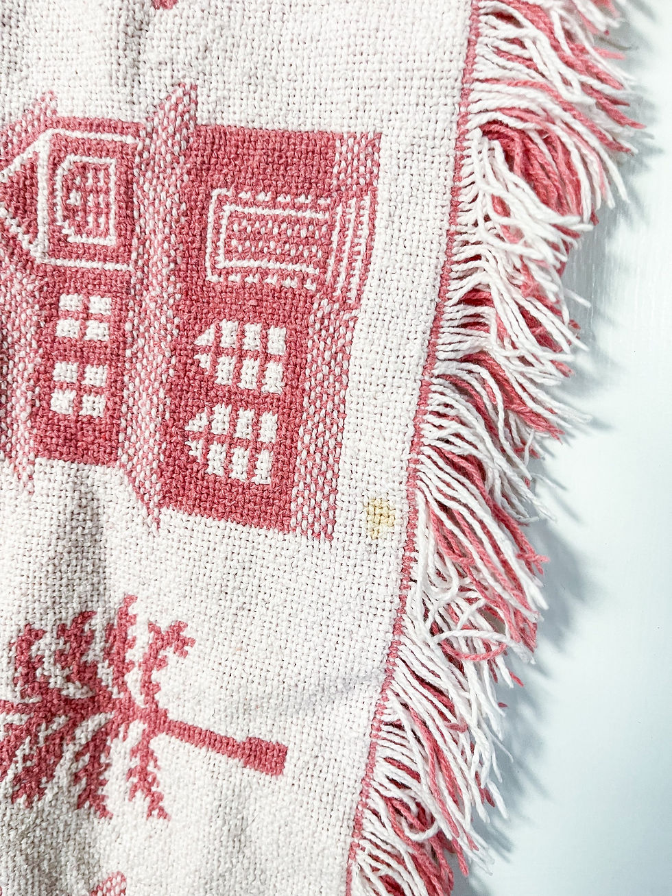 Thumbnail: Two-sided woven blanket with hearts
