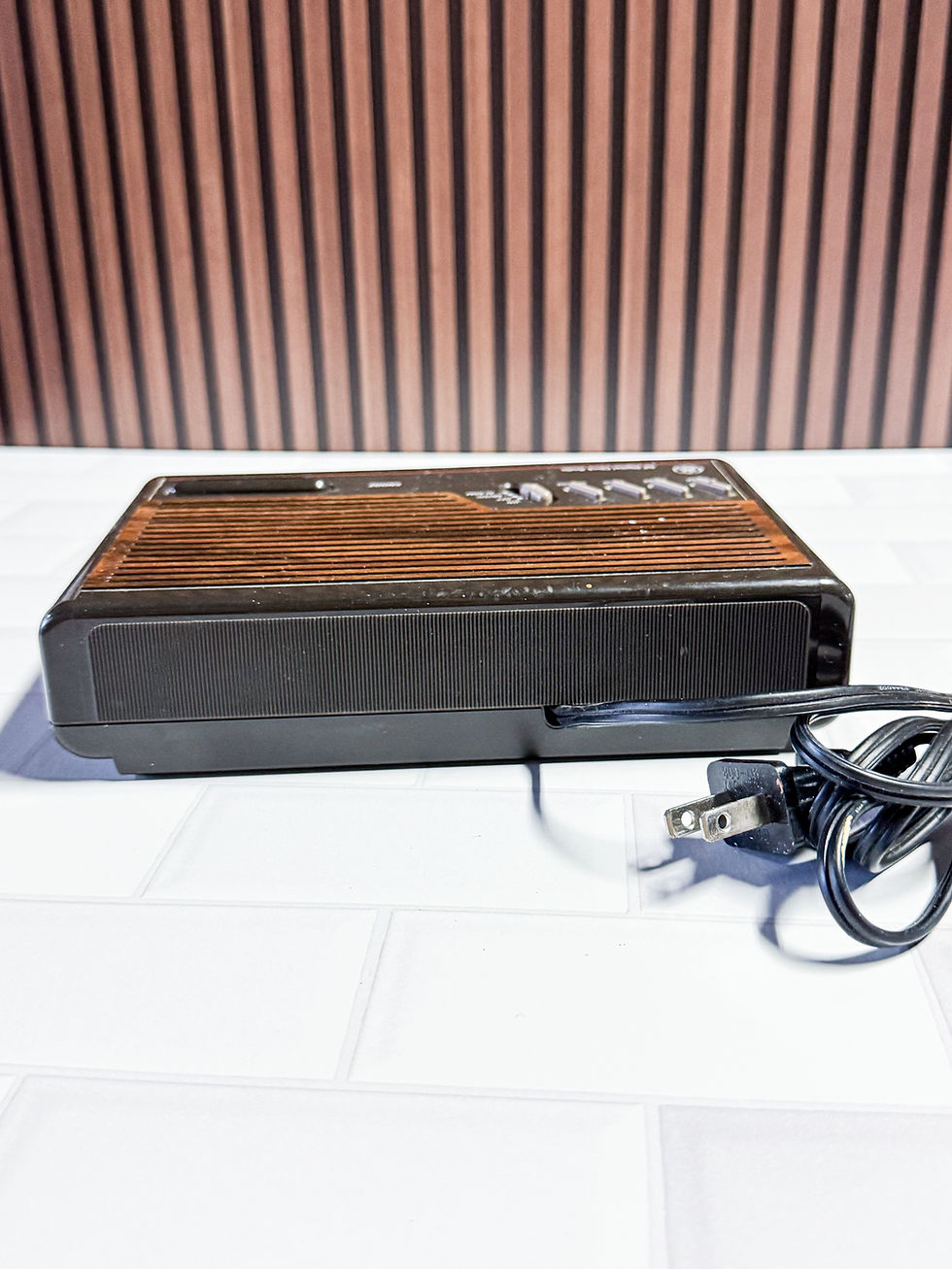 Thumbnail: Vintage GE wood grain clock radio