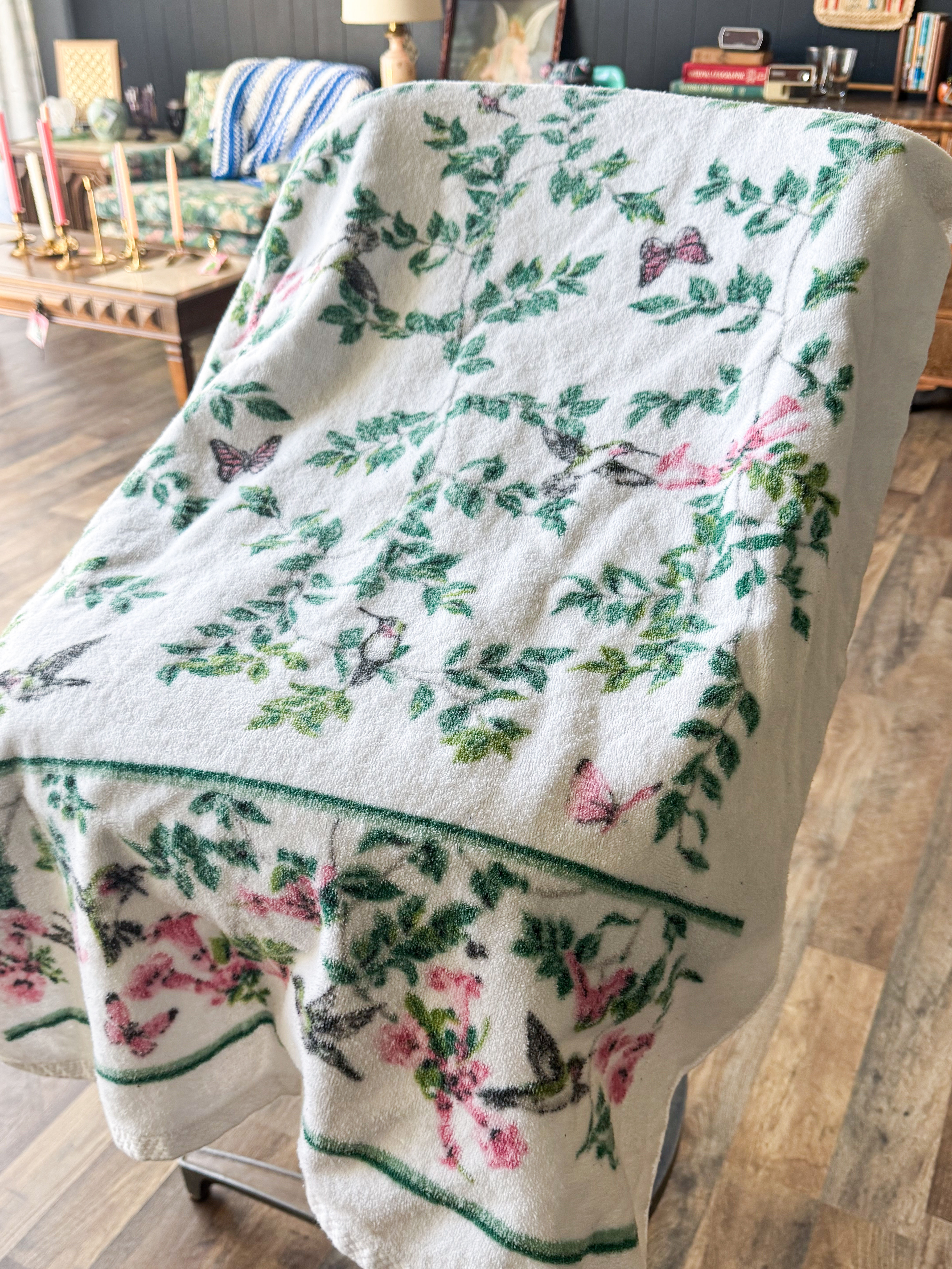 Vintage hummingbird bath towel