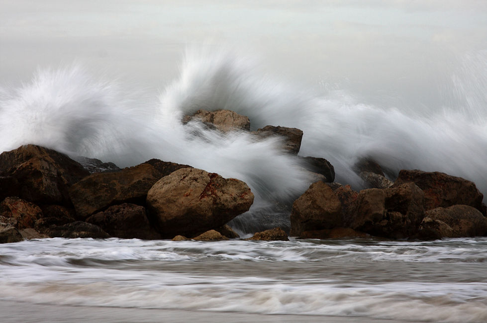 Crashing Waves 