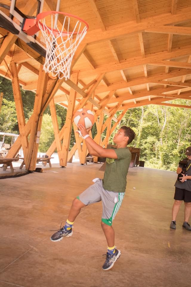 Day Camp kids at Amy Grant's Farm in Tennessee
