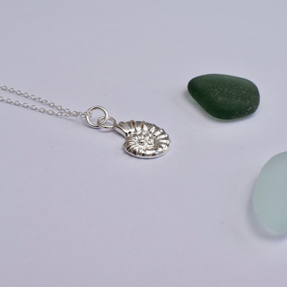 Thumbnail: Silver shell necklace