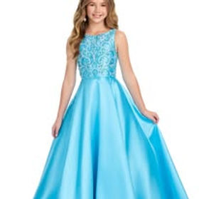 A LITTLE FORMAL AND MORE | BRIDAL | Cabot, AR, USA A LITTLE FORMAL AND MORE | BRIDAL | Cabot, AR, USA