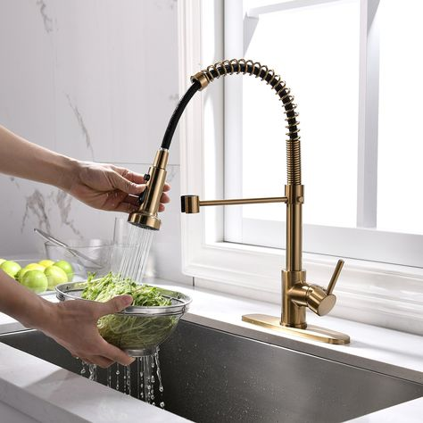 40 Gold, Black and White Kitchen Ideas for a Luxurious Space