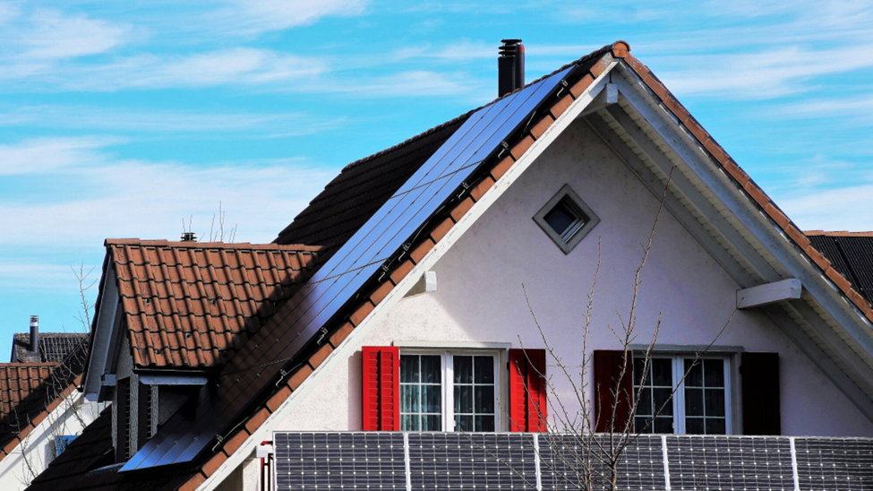 Planning a Roof Replacement That Aligns with Your Home’s Style
