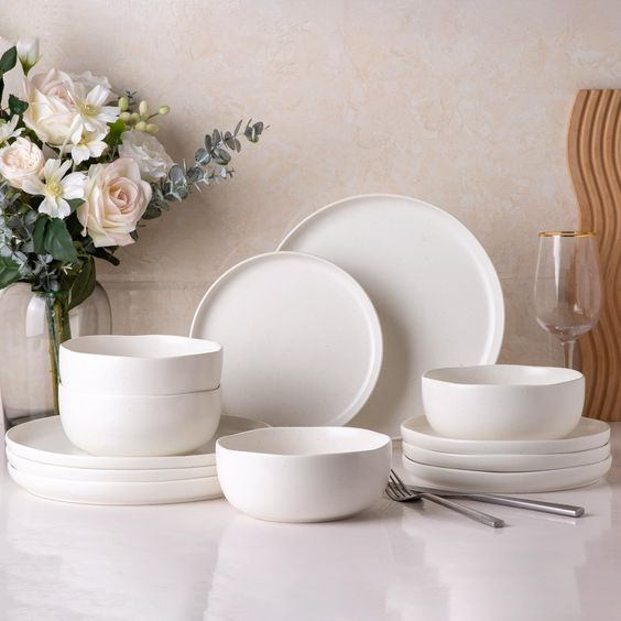 Minimalist tableware