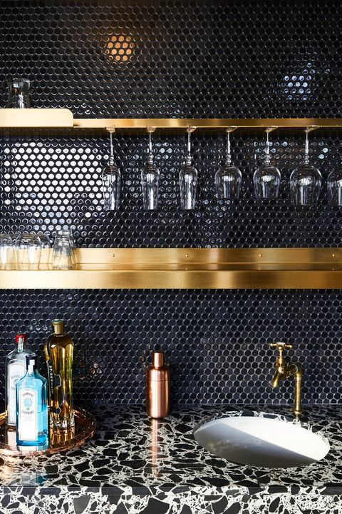 Design Ideas for Dark Kitchen Backsplashes