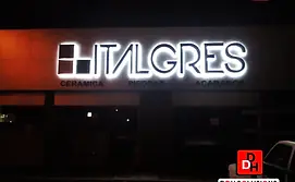 Letras Formadas en AcrÃlico con sistema de Iluminación Indirecta de LED