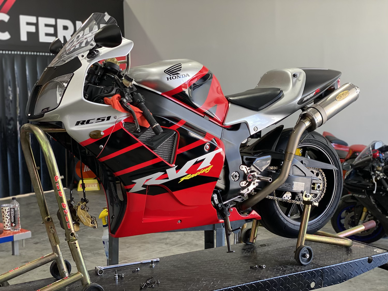 Motorcycle Bay Rental Per Hour - 5 Hour