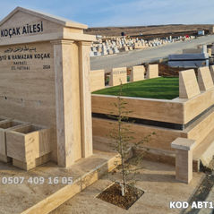 Çift Kişilik Çift Katlı Kaplan Postu Kuşaklı Traverten Taşlı Blok Kalın Mermer Mezar