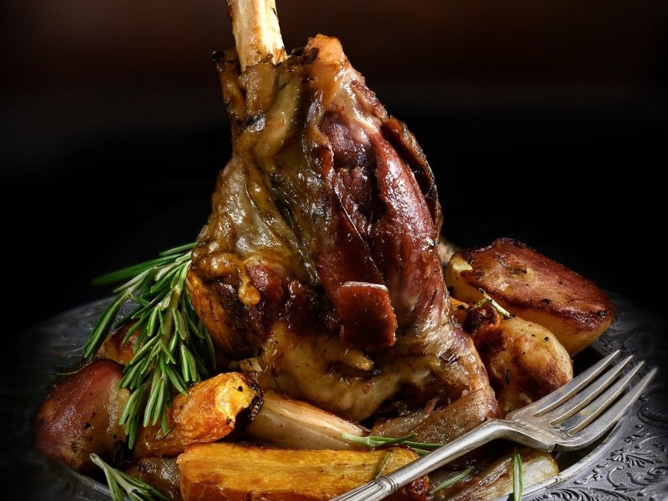 Accord mets et vins avec une souris d’agneau