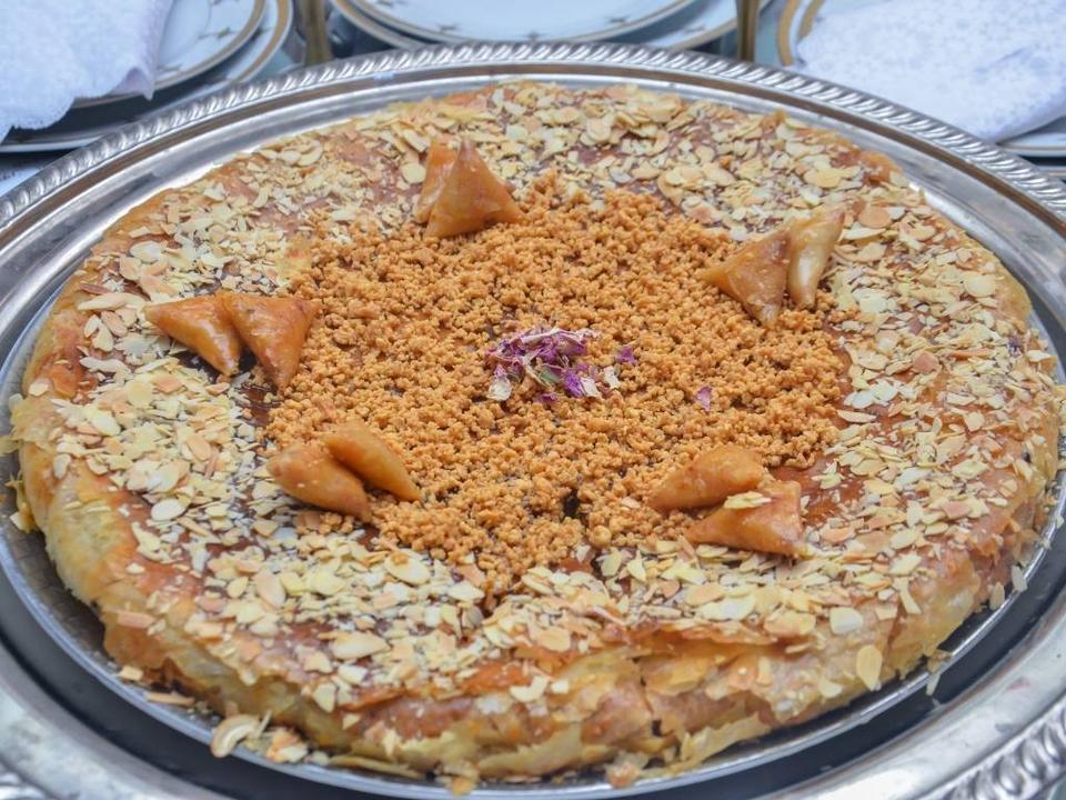 Accord mets et vins avec une pastilla au pigeon