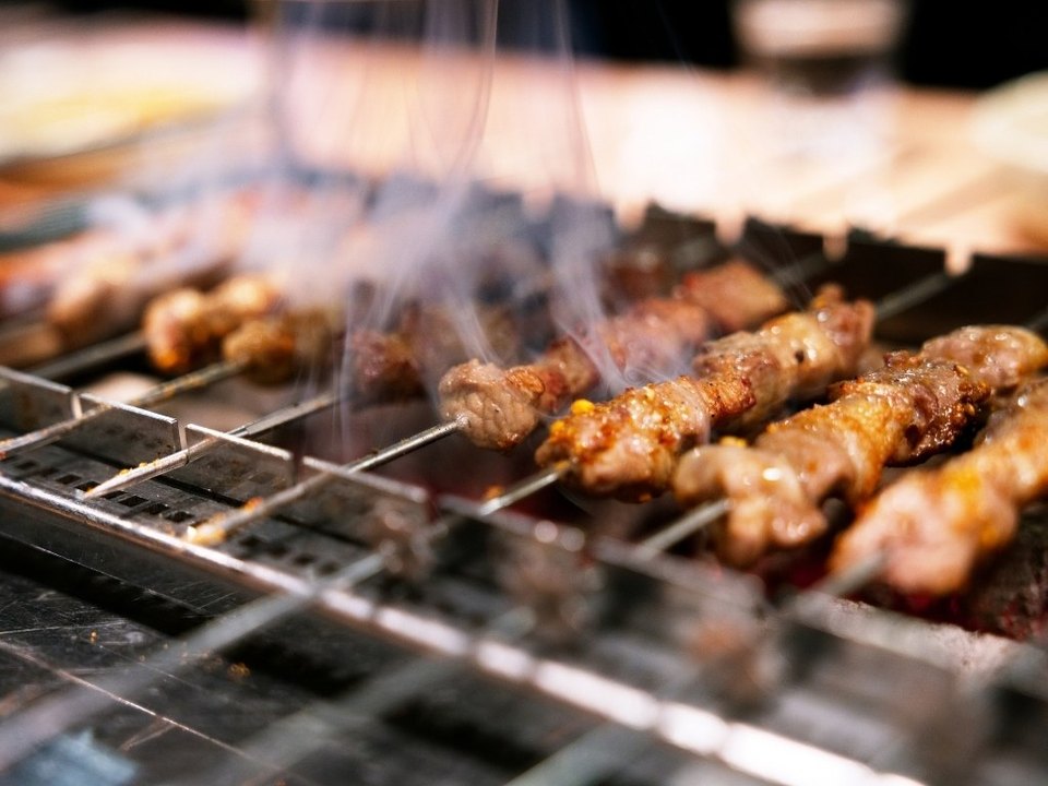 Accord mets et vins avec des brochettes d’agneau