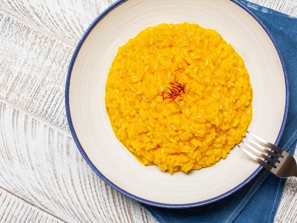 Accord mets et vins avec un risotto au safran