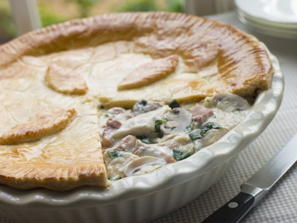 Accord mets et vins avec une tourte aux champignons