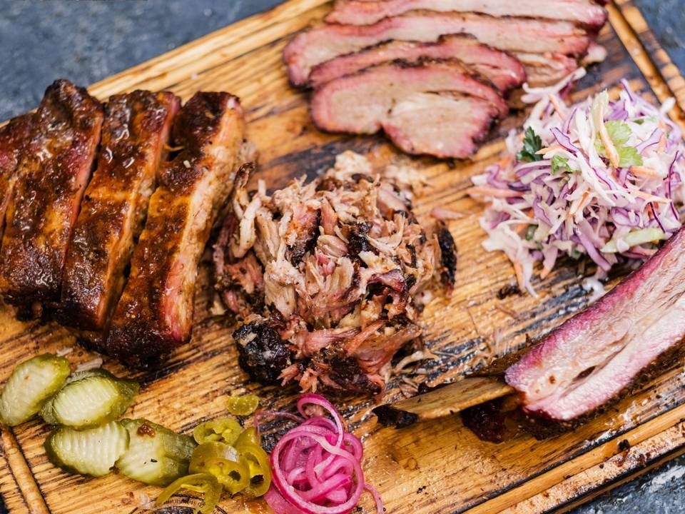 Accord mets et vins avec un brisket fumé