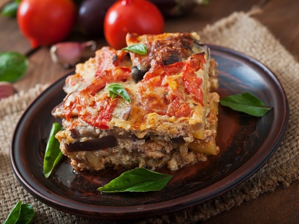 Accord mets et vins avec une moussaka