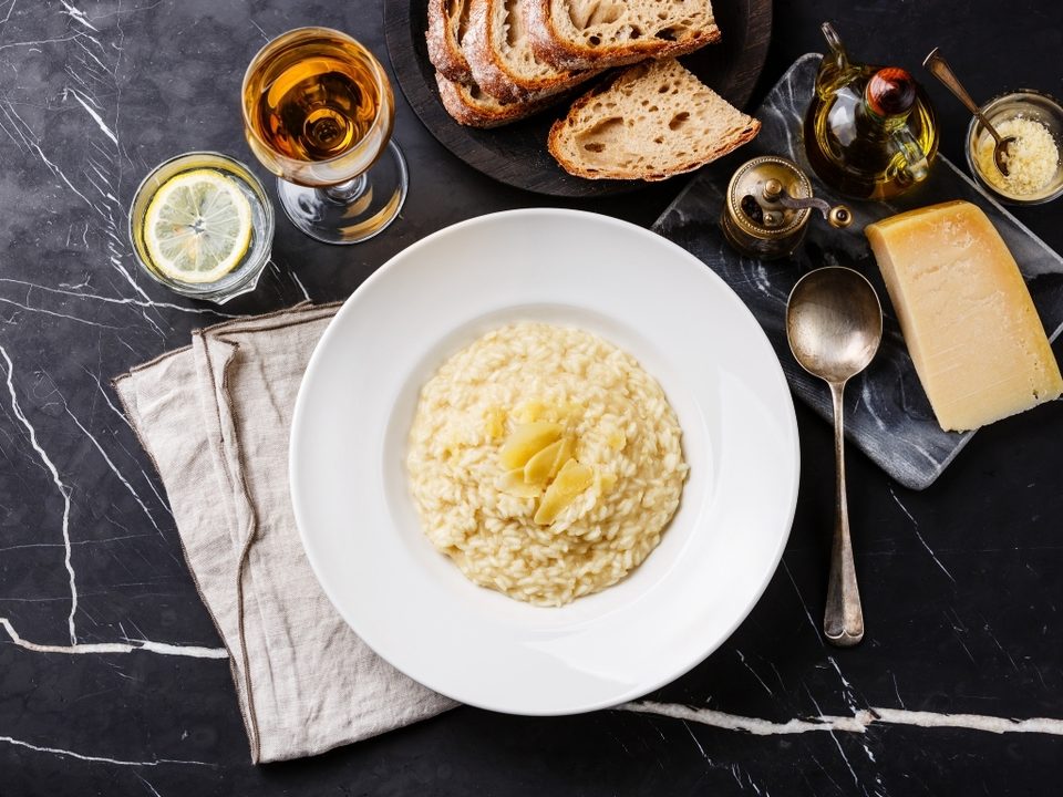 Accord mets et vins avec un risotto à la truffe