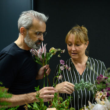 Floristik-Workshops in Egg ZH: Kreative Auszeit in Kleingruppen mit saisonalen Materialien, Inspiration und Apéro. Entdecke deine Gestaltungsfreude!