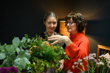 Floristik-Workshops in Egg ZH: Kreative Auszeit in Kleingruppen mit saisonalen Materialien, Inspiration und Apéro. Entdecke deine Gestaltungsfreude!