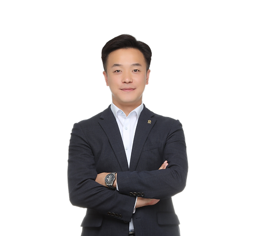 대표자 (배경제거, 효과없음).png