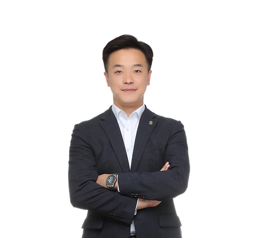 대표자 (배경제거, 효과없음).png
