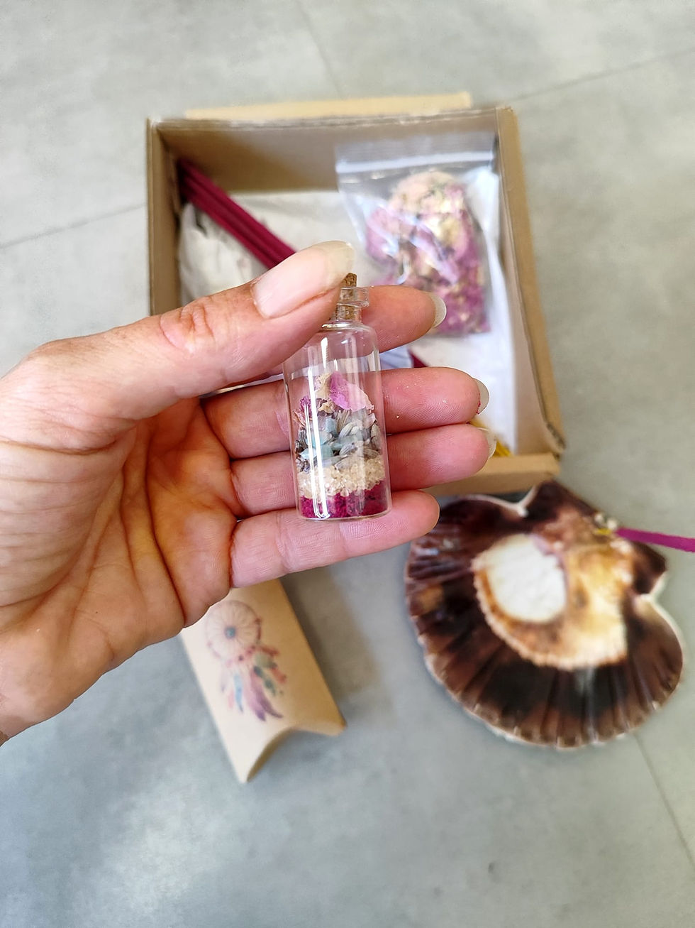 Box amour kit sorcière moderne quartz rose encens magie