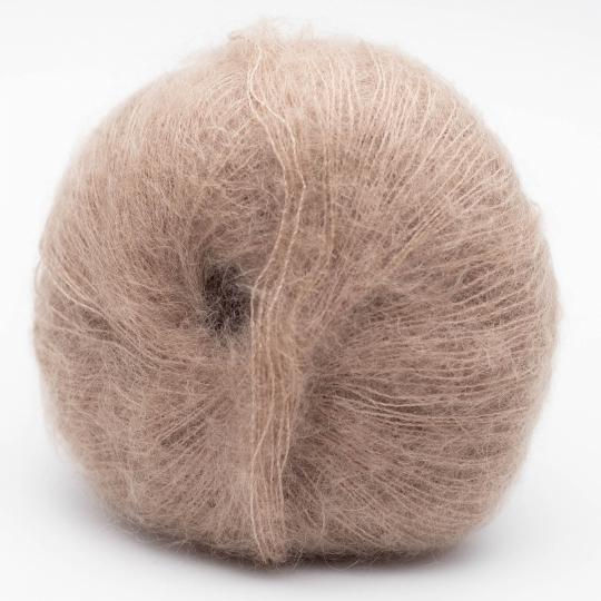 SILKY KID 72 % MOHAIR 28 % SOIE CAMEL Kremke