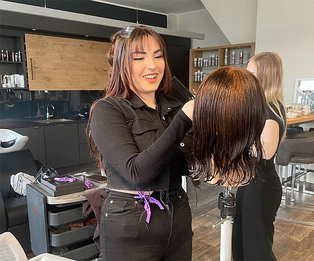 Haareschneiden Azubis Friseur