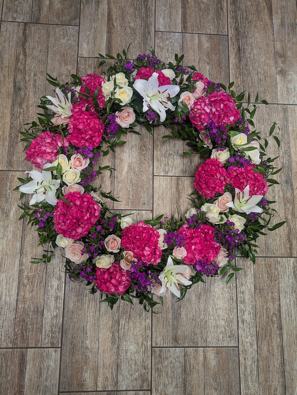 Couronne florale avec orifice
