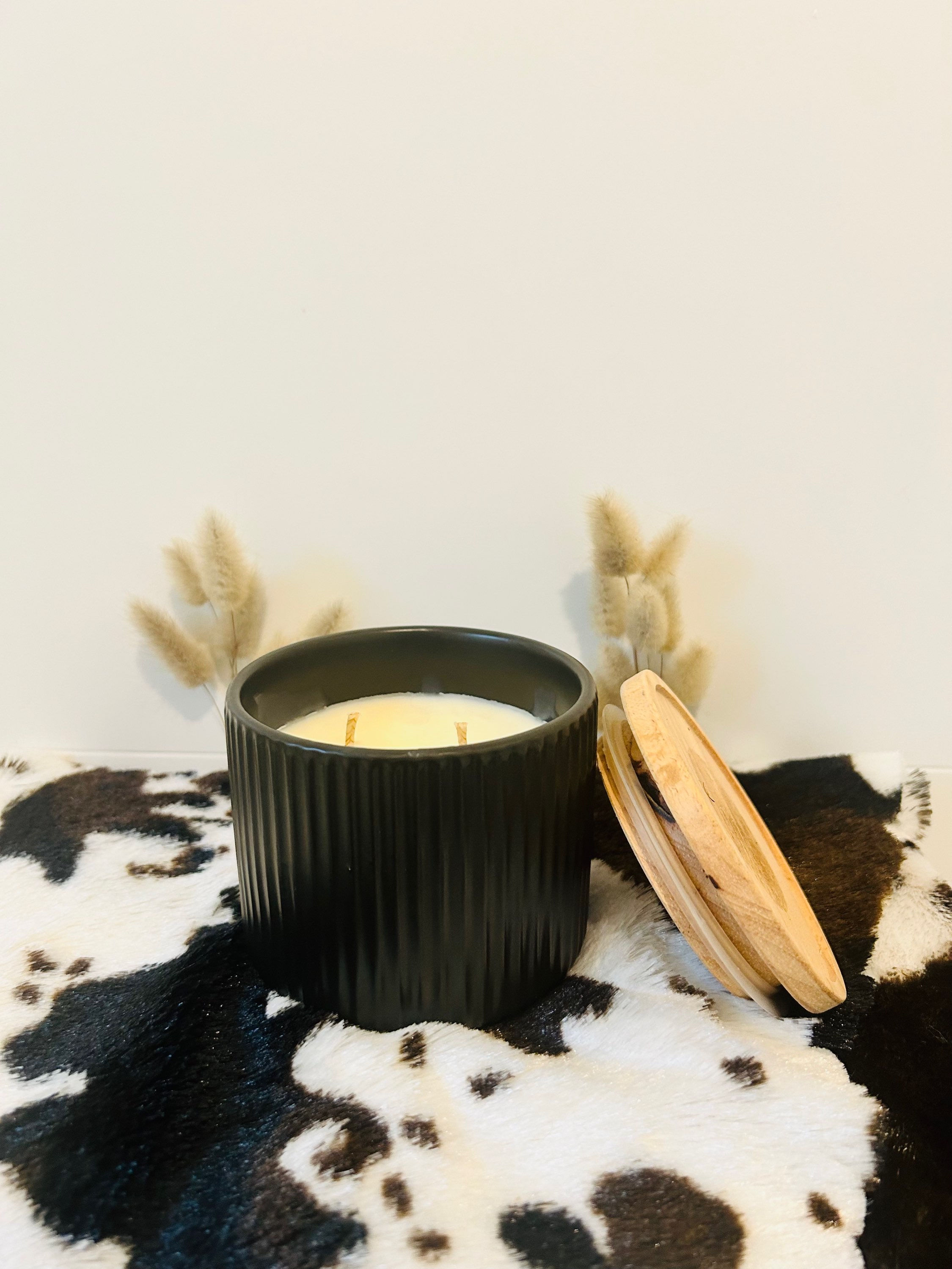 Large Candle (Black)