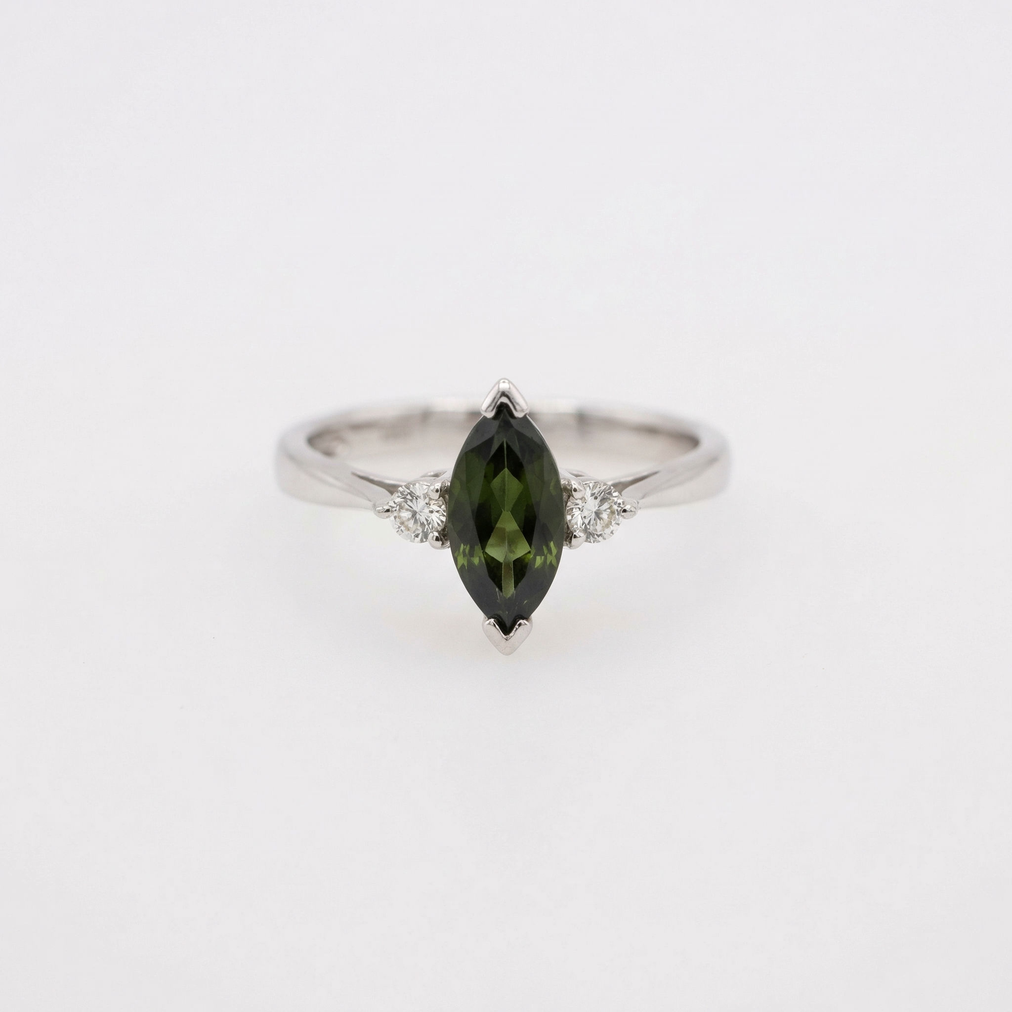Dia & Green/Tour Ring 
T:0.90ct D:0.13ct 14KW  
Ryan