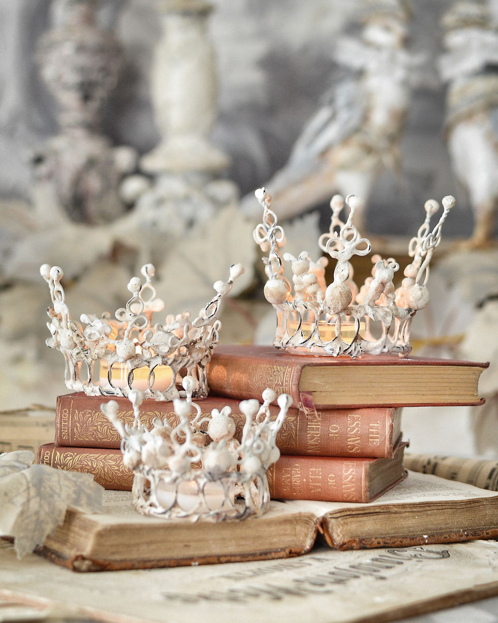 Thumbnail: THE LITTLE COURT — SET OF THREE DECORATIVE CROWNS (B)