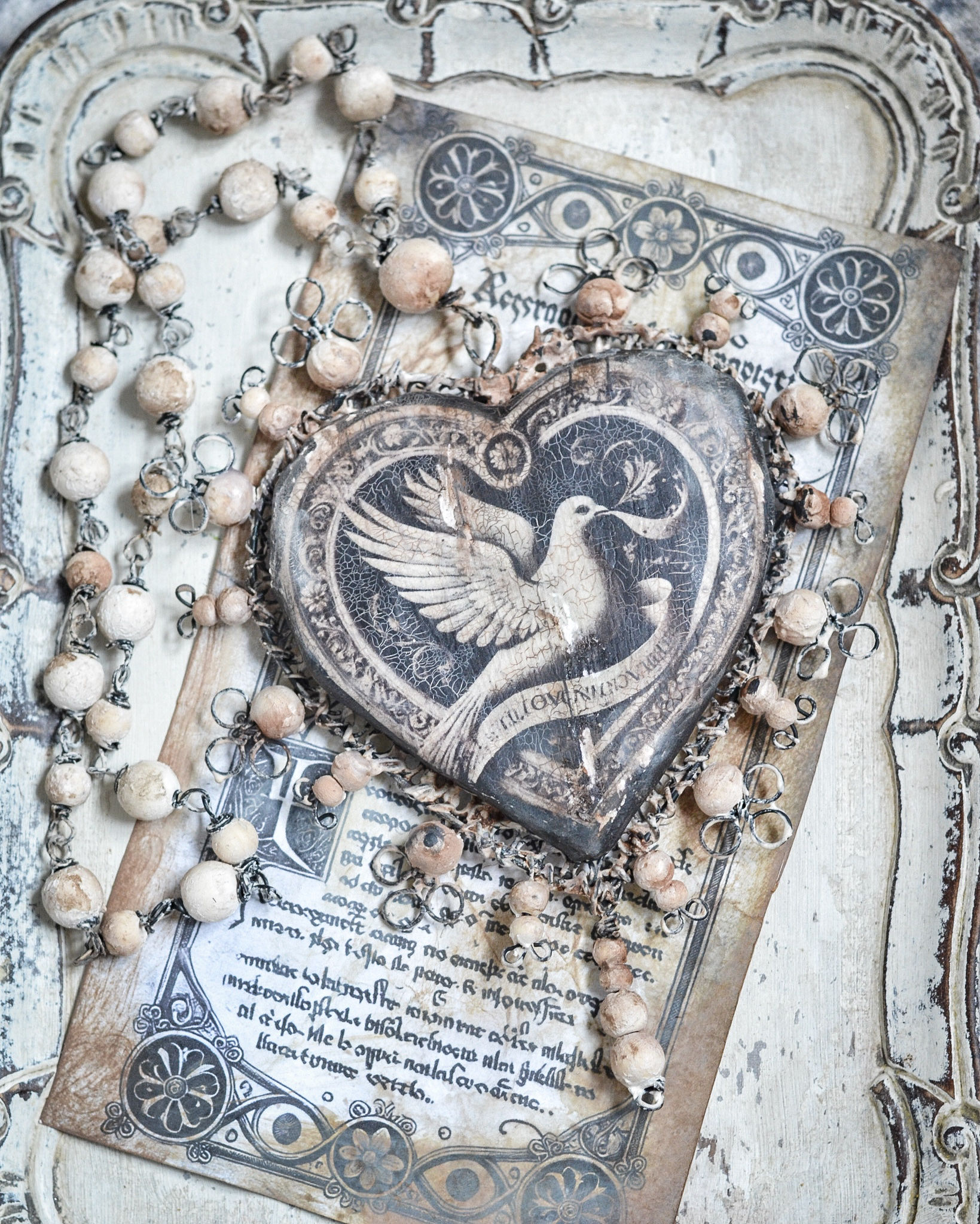 Heart of Peace" – Vintage Ornament