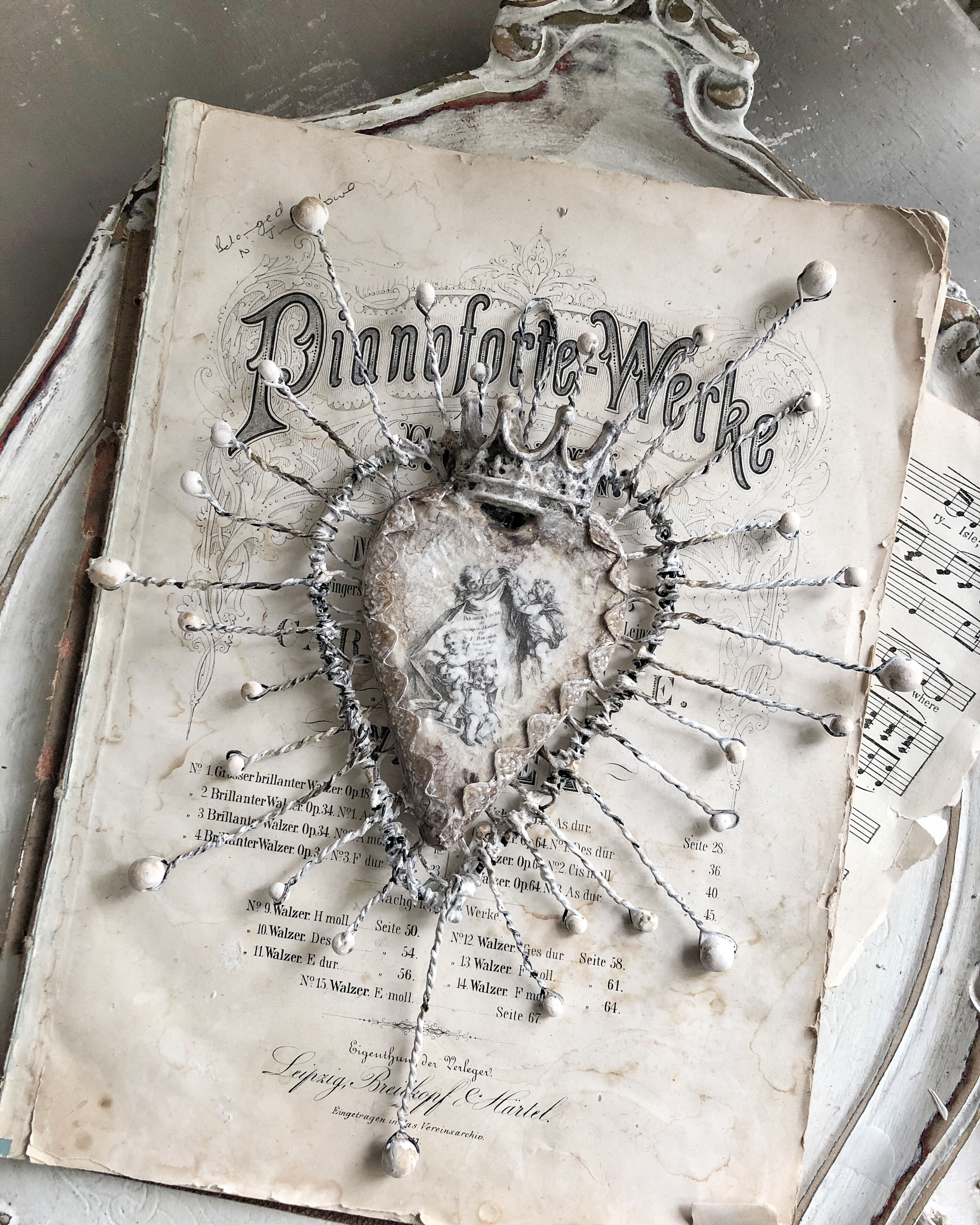 Wire Heart, Ex-voto