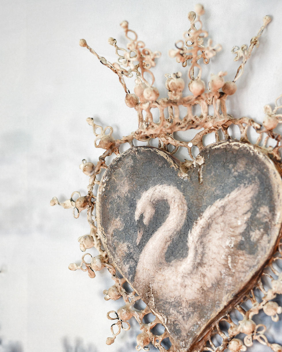 Thumbnail: I. Swan Relic The crowned swan reliquary