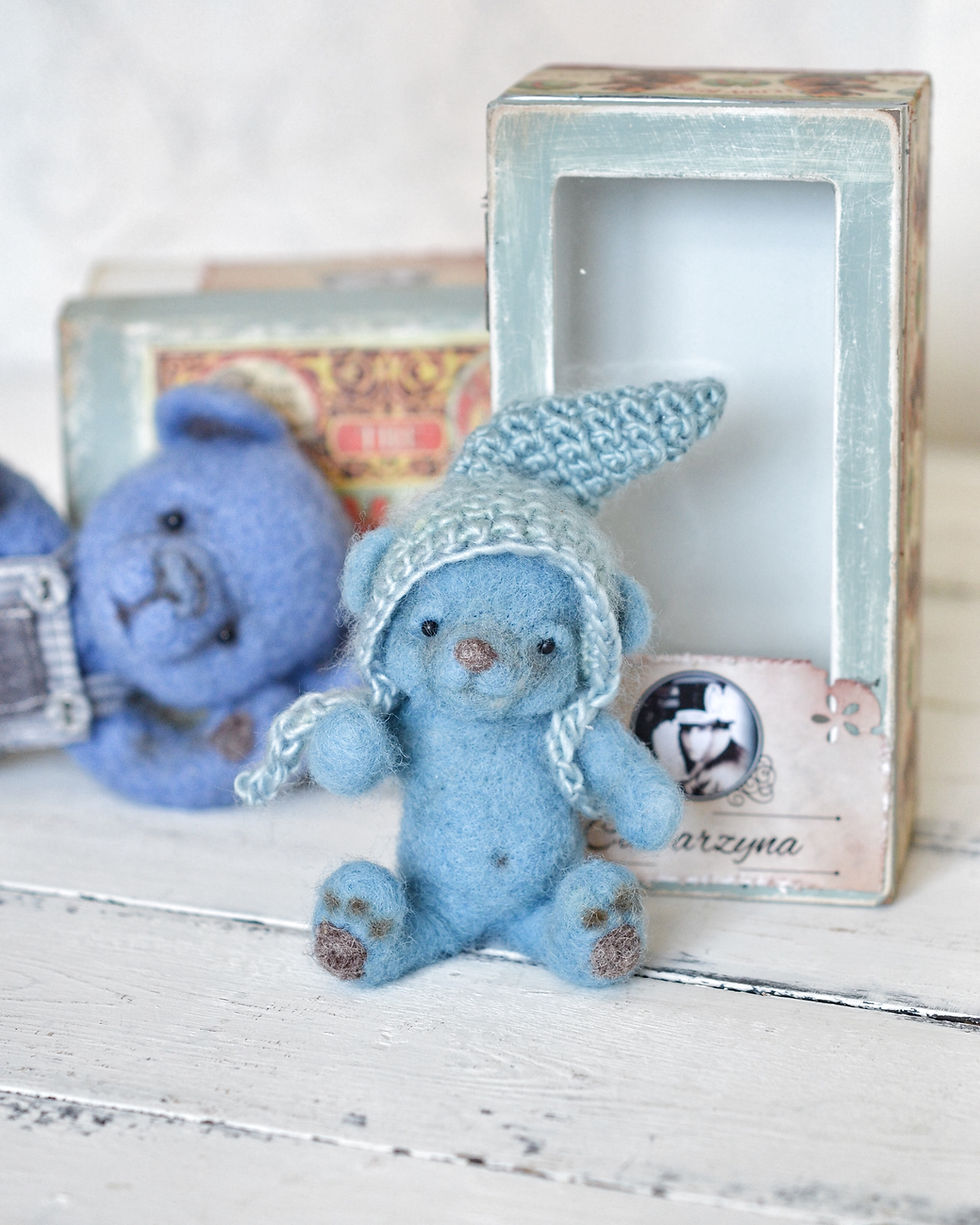 Thumbnail: Tommy the little blue bear