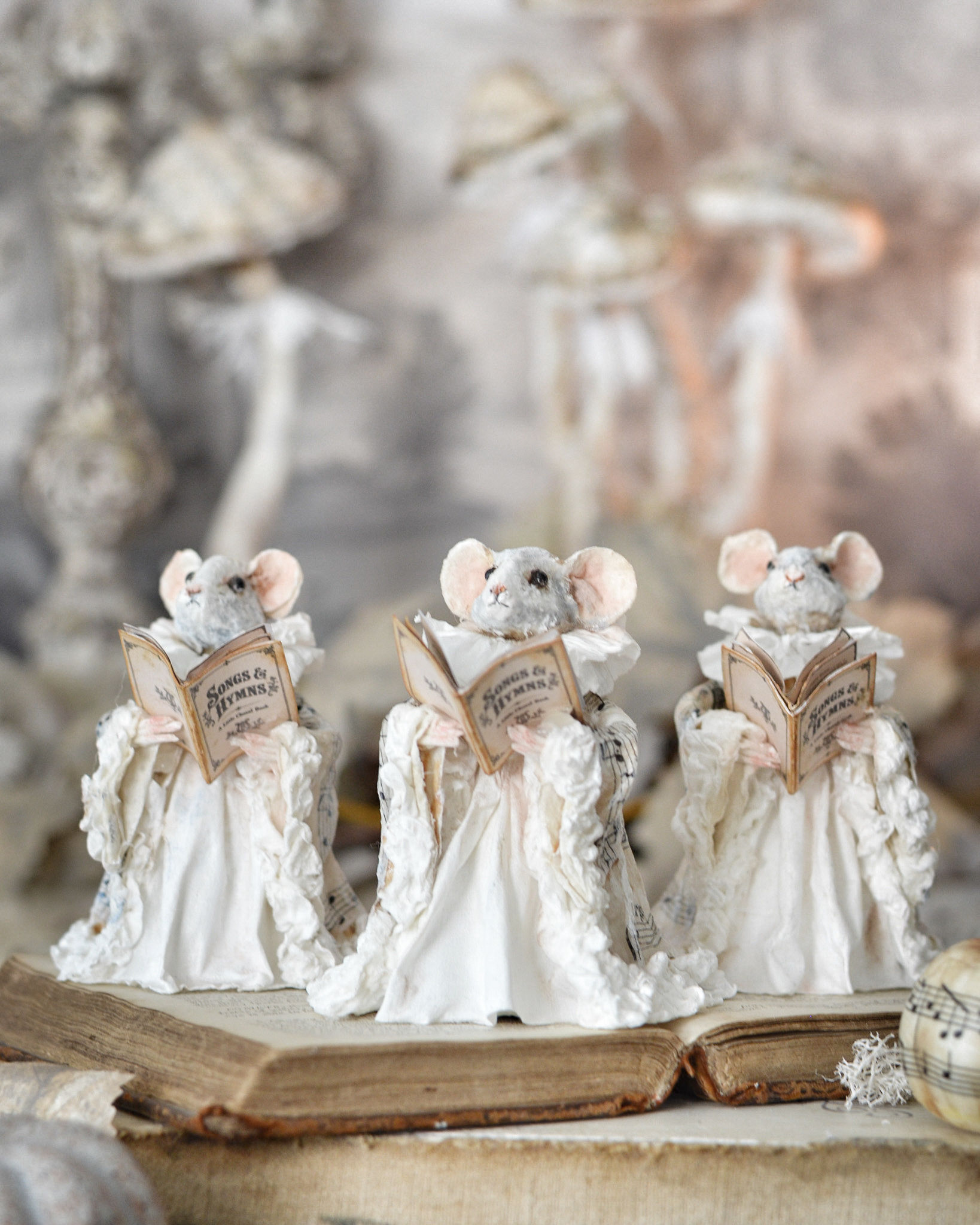 THE LITTLE CHORISTERS - Mouse Choir, Set of Three