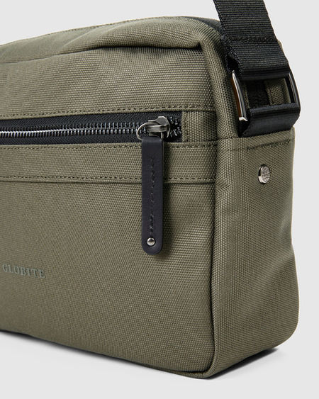 Urban crossbody bag design by bag design studio