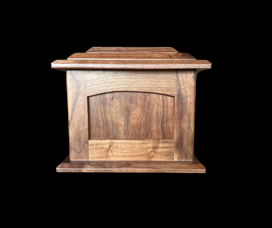 urns, cremation urns, walnut urns, wood urns,