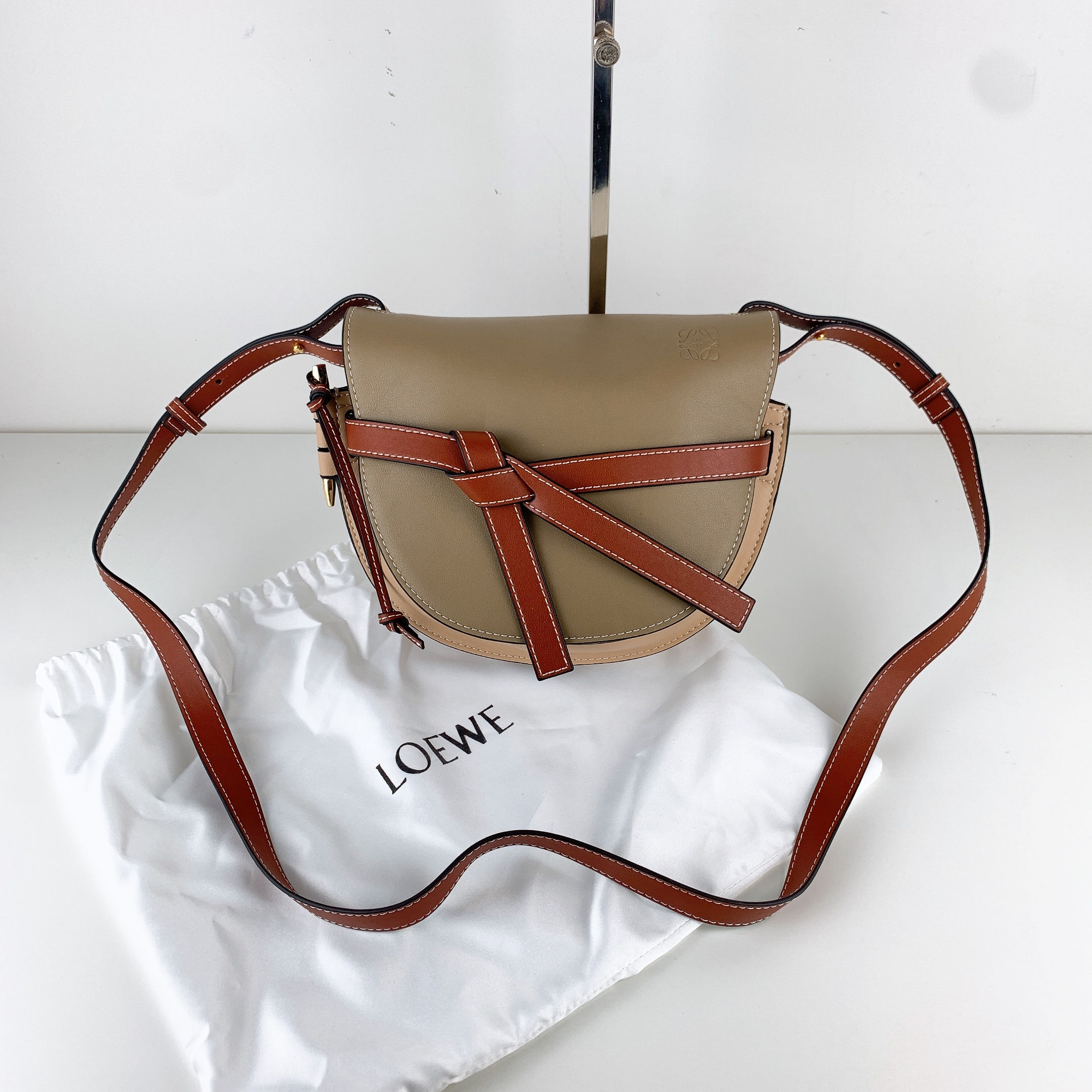 Loewe หนังแท้