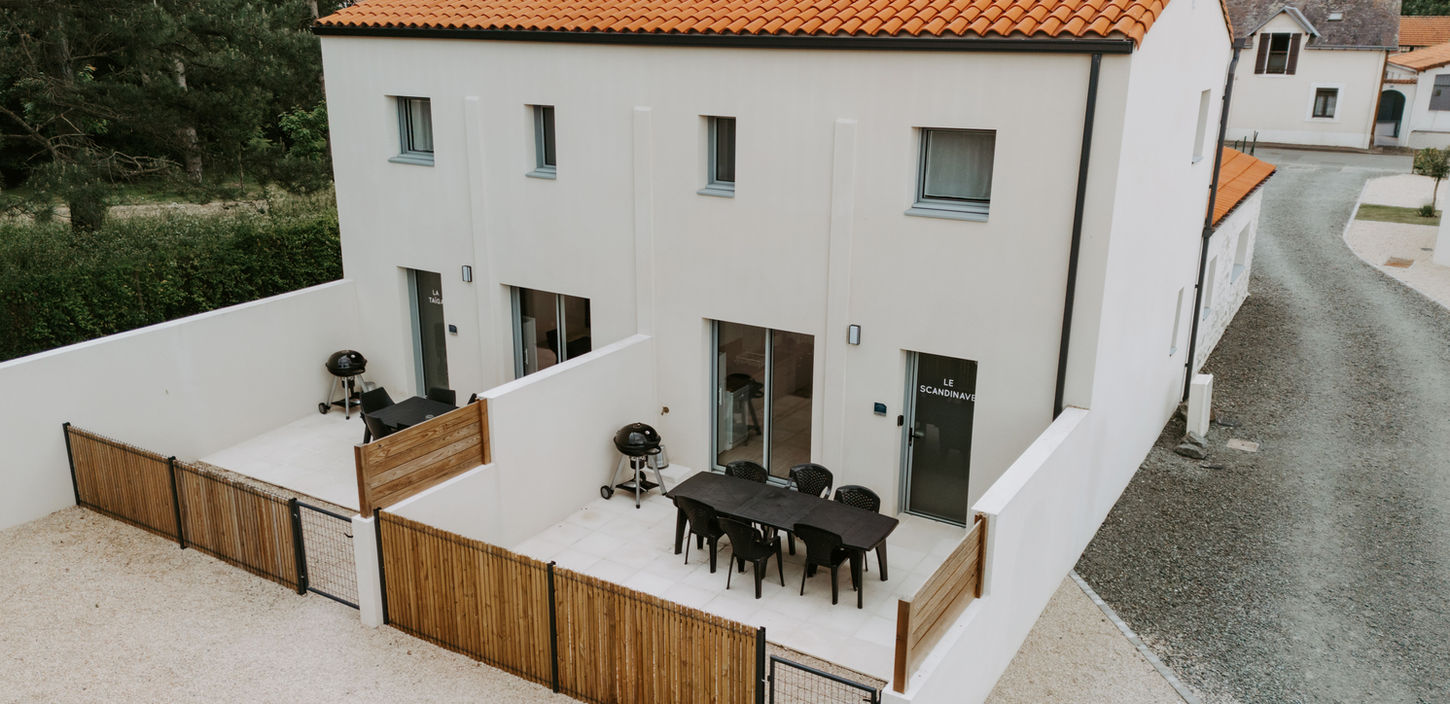 extérieur avec terrasse privative dans gîte en vendée