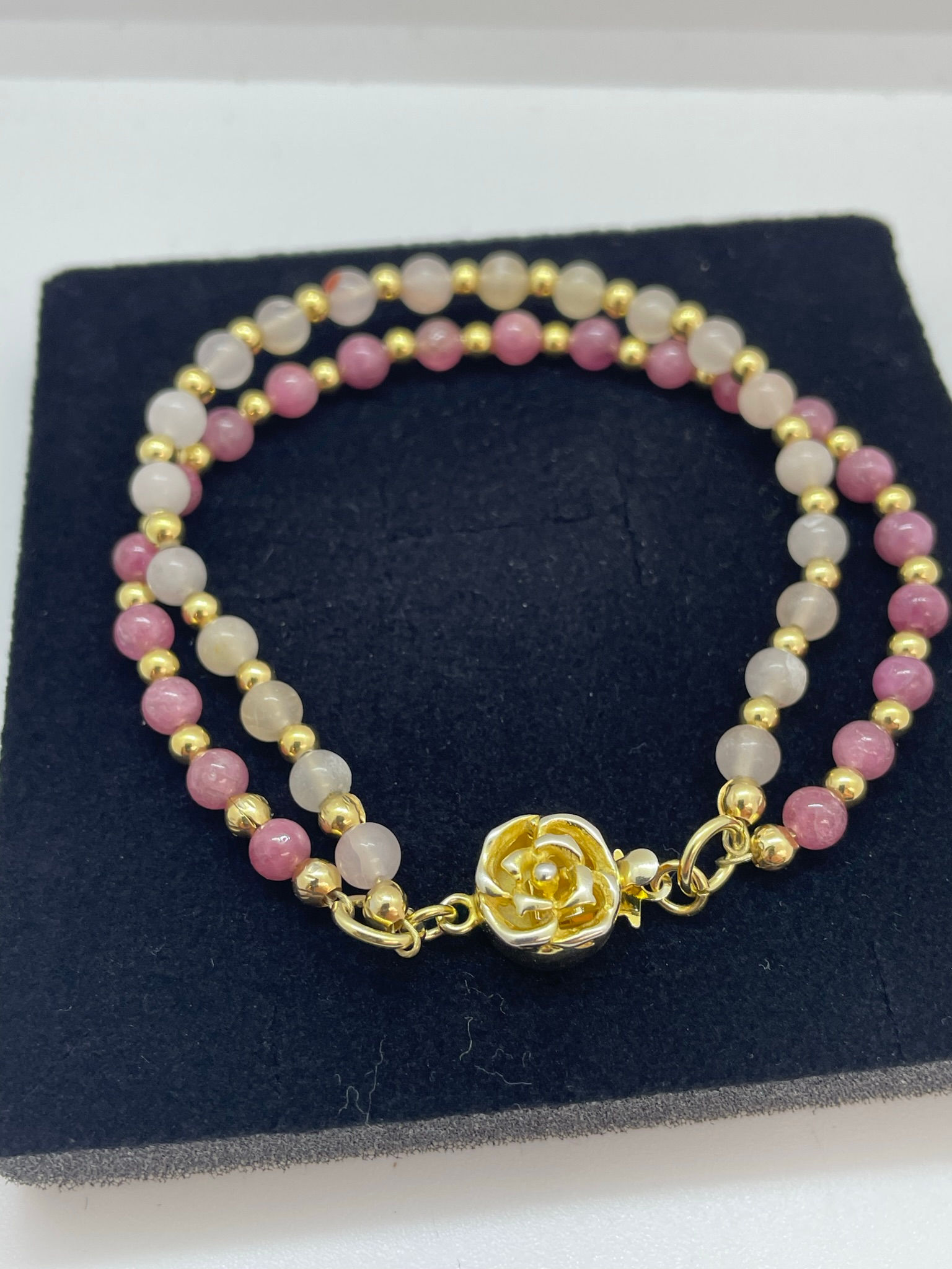 Dubbele armband goud op zilver met rhodoniet en maansteen roosslot