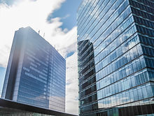 windows-skyscraper-business-reflect-offi